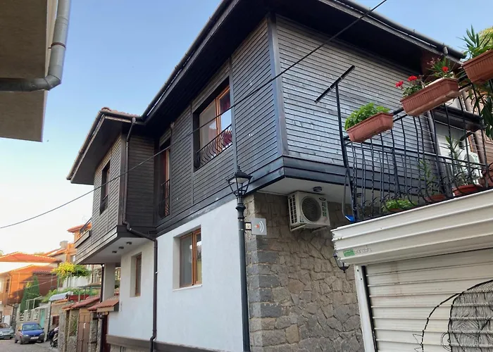 Goodrest Villa *